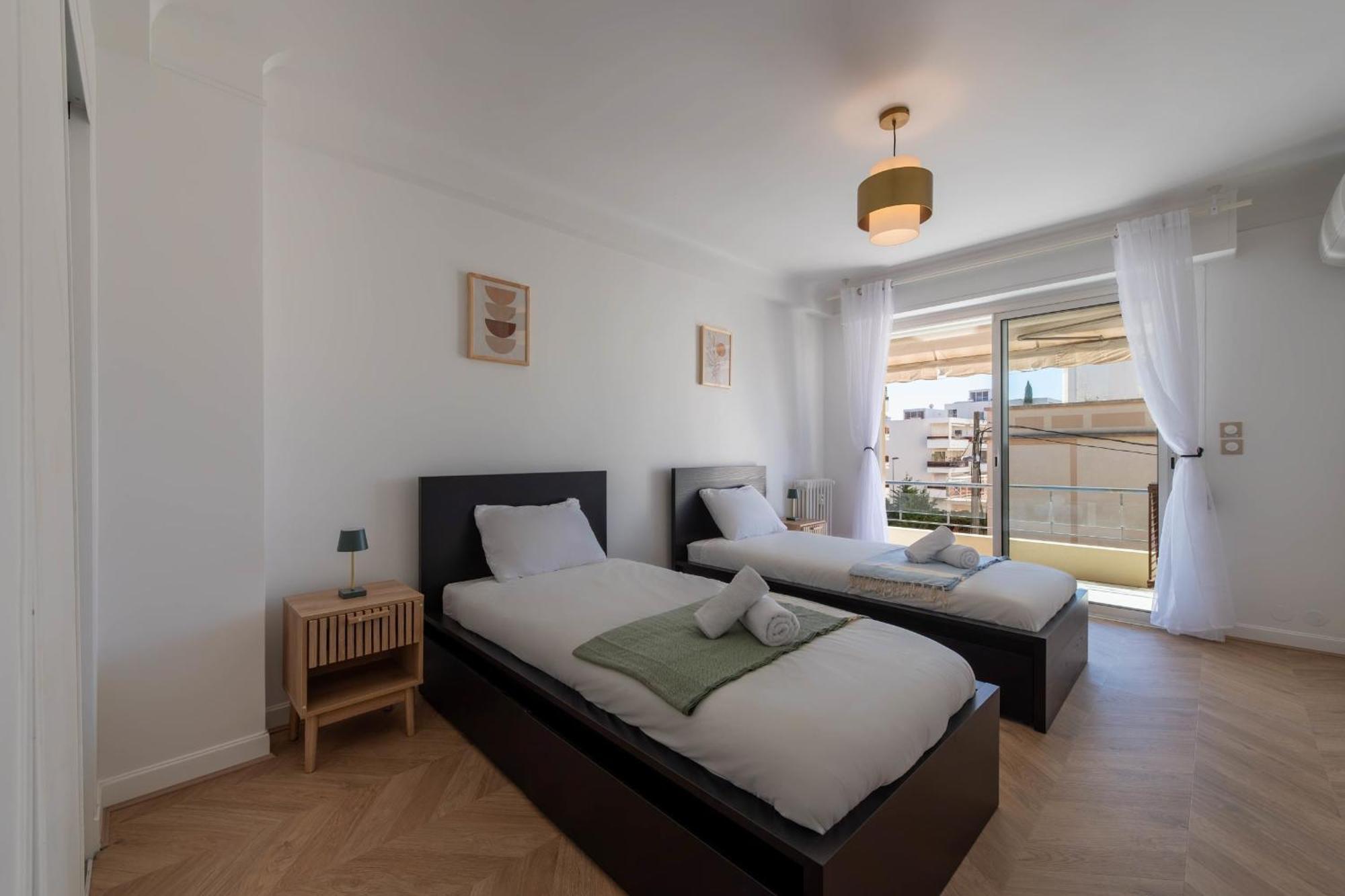 Spacious 2-br Walk To & Center Appartement Cannes