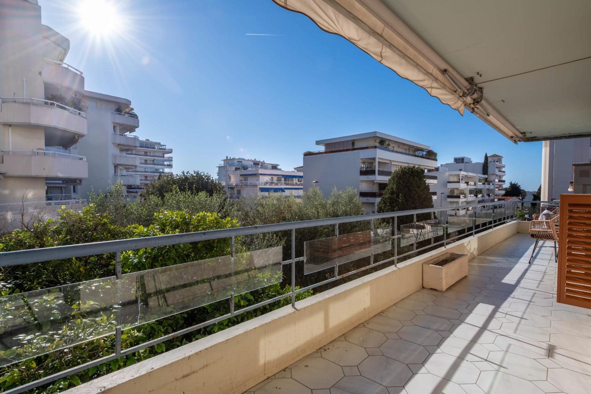 Appartement Spacious 2-br Walk To & Center *