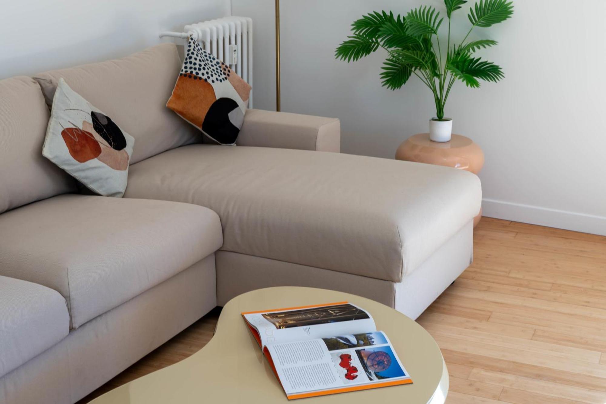 Apartamento Spacious 2-br Walk To & Center